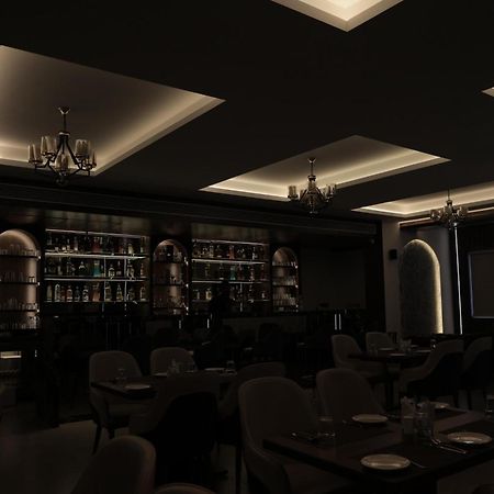 Hotel Carnival Parbhani Buitenkant foto