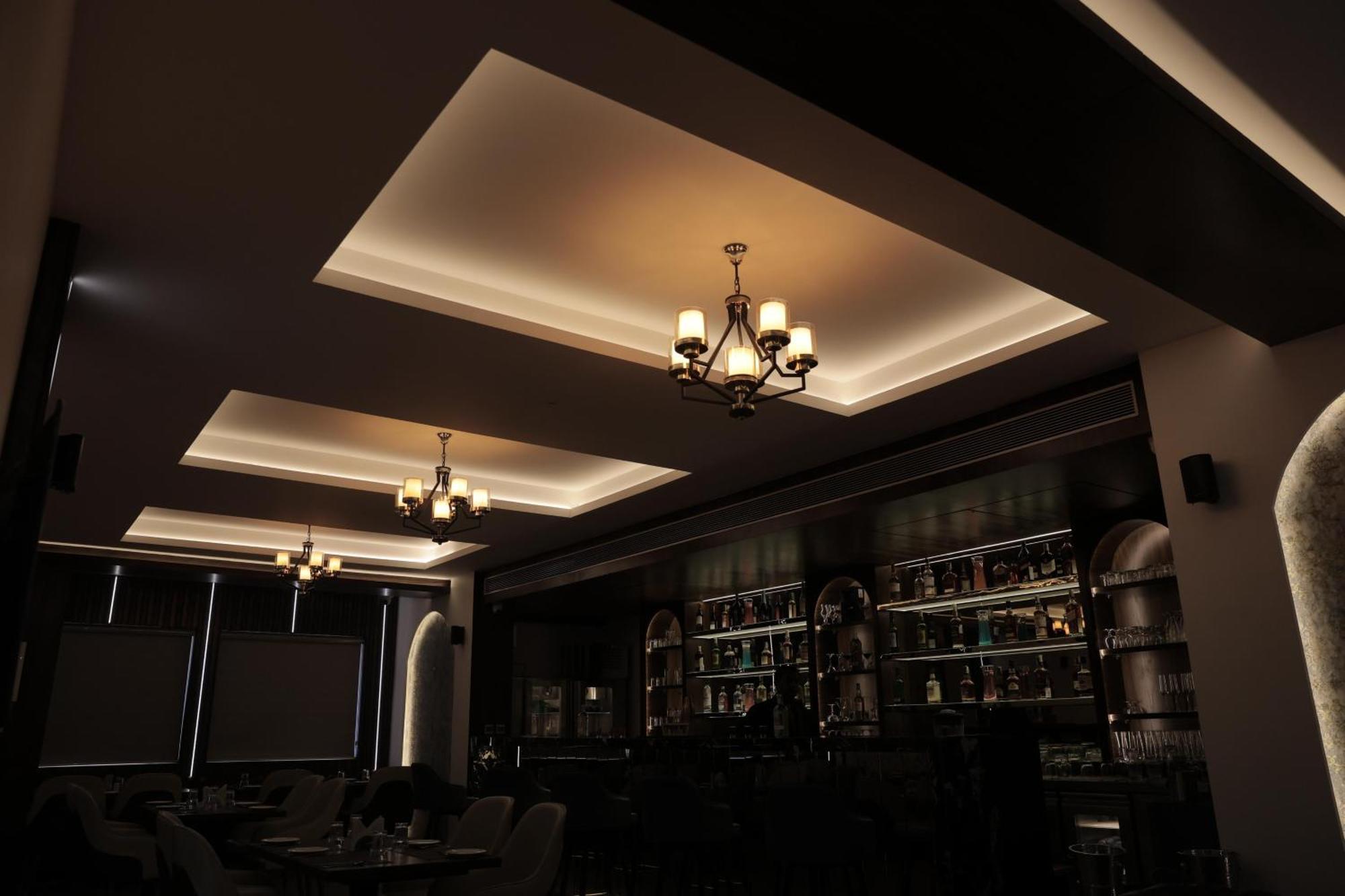Hotel Carnival Parbhani Buitenkant foto